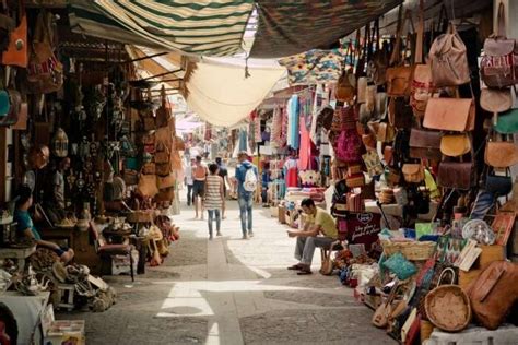 shopping in malta